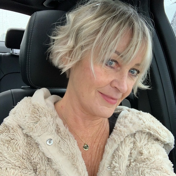 Meet your Posher, Mary - Picture 7 of 16